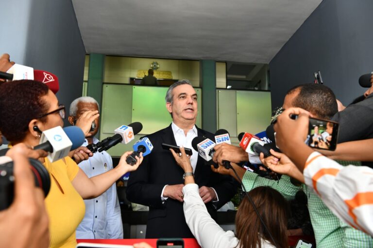 Gobierno afirma homicidios por delincuencia se reducen 23% y los robos en 16%