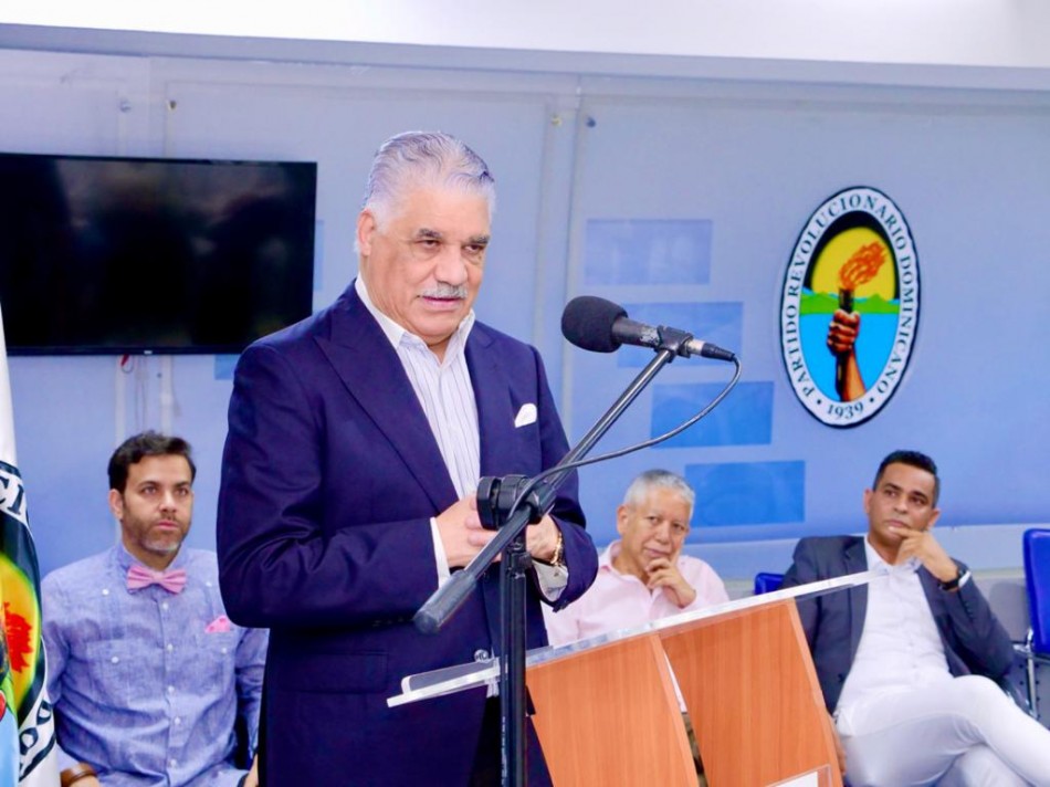 Miguel Vargas ve necesario vigilar el uso y abuso de los recursos p&uacute;blicos