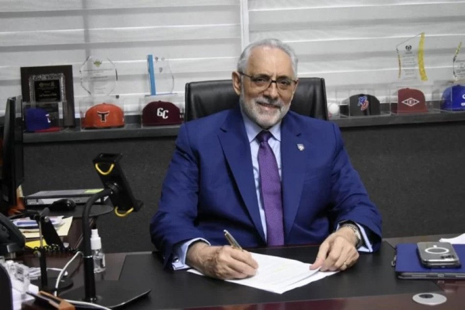 Vitelio Mej&iacute;a seguir&aacute; en la presidencia de LIDOM