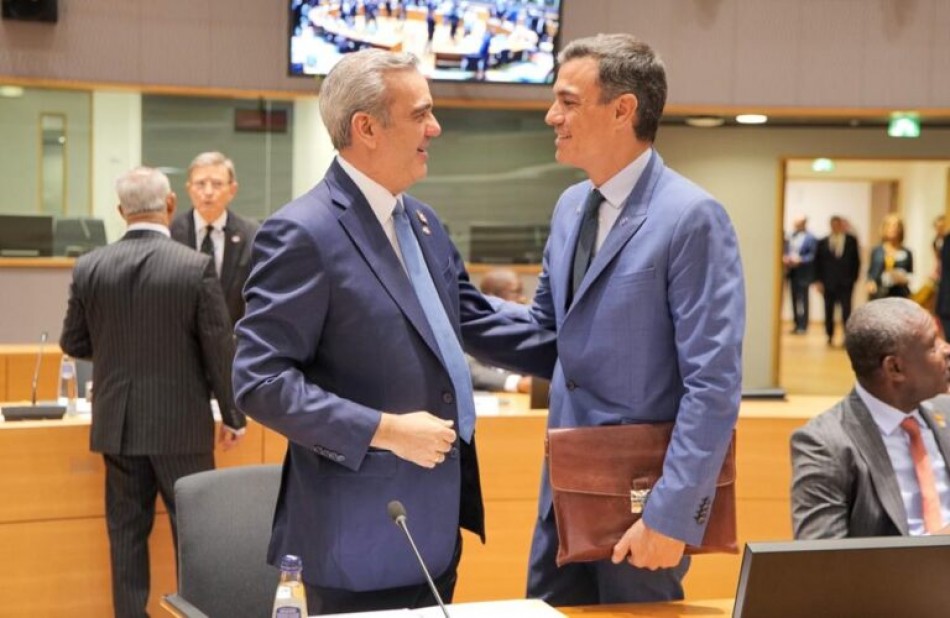 Abinader se reúne con líderes europeos y del Caribe en Bruselas